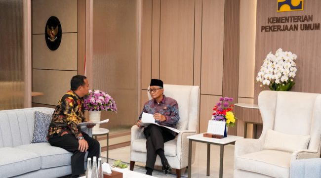 Gubernur Sulsel Andi Sudirman Sulaiman saat menemui Menteri PU RI Dody Hanggodo di Jakarta, beberapa waktu lalu (dok.)