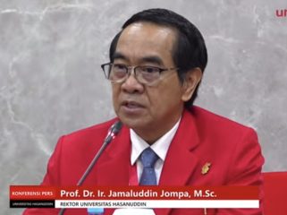Rektor Unhas Prof Jamaluddin Jompa usai memantau hari pertama UTBK SNBT 2026 (dok)