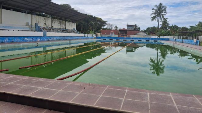 					Kolam Renang HM Nur Tahir Milik Pemkab Sinjai. [Foto: Berita.News/ Thatang]