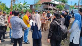 Majelis Hakim Pengadilan Negeri Jeneponto turun langsung ke lokasi dengan melakukan Pemeriksaan Setempat di Desa Gantarang. [Foto: Ist]