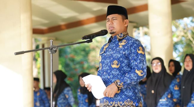 Wali Kota Parepare, Tasming Hamid saat memimpin Upacara HKN di Lapangan Binalipu. [Foto: Ist]