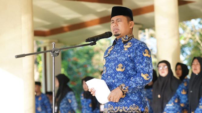 					Wali Kota Parepare, Tasming Hamid saat memimpin Upacara HKN di Lapangan Binalipu. [Foto: Ist]