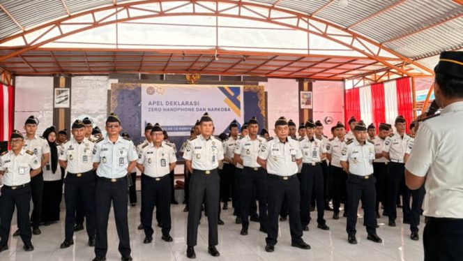 					Apel deklarasi perang terhadap narkoba dan penggunaan handphone ilegal di Lapas Parepare. [Foto: Ist]