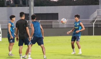 Sesi Training Official Jelang Laga PSM Makassar VS Persik Kediri. [Foto: Berita.News/ Wahyu]