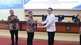 Wali Kota Parepare, Tasming Hamid Tasming Hamid Menerima SK Penetapan P4GN. [Foto: Ist]