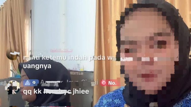 					Oknum ASN Pemkab Sinjai Live TikTok Saat Jam Kerja. [Foto: Tangkapan Layar/ TikTok]