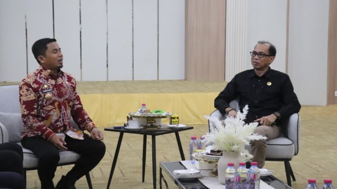 					Tasming Hamid Menerima Kunjungan Bawaslu Kota Parepare. [Foto: Ist]