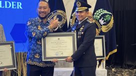 Yayasan Butta Porea Indonesia menerima penghargaan sebagai mitra kerja saat peringatan Hari Bakti Pemasyarakatan ke-62 (dok.)