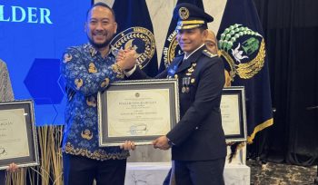 Yayasan Butta Porea Indonesia menerima penghargaan sebagai mitra kerja saat peringatan Hari Bakti Pemasyarakatan ke-62 (dok.)