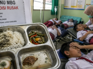 Ilustrasi Menu MBG yang Rusak. [Foto: Berita.News/ AI]