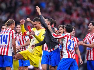 Selebrasi pemain Atletico Madrid usai mengalahkan Barcelona di perempat final Liga Champions, 15 April 2026. (c) AP Photo/Manu Fernandez