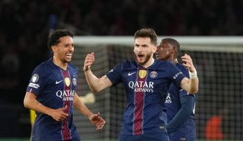 Selebrasi Khvicha Kvaratskhelia dalam laga PSG vs Bayern Munchen di leg pertama semifinal Liga Champions 2025/2026, Rabu (29/4/2026). (c) AP Photo/Aurelien Morissard