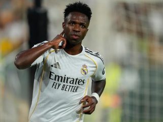 Selebrasi Vinicius Junior setelah mencetak gol ke gawang Betis di lanjutan La Liga, 25 April 2026. (c) AP Photo/Jose Breton