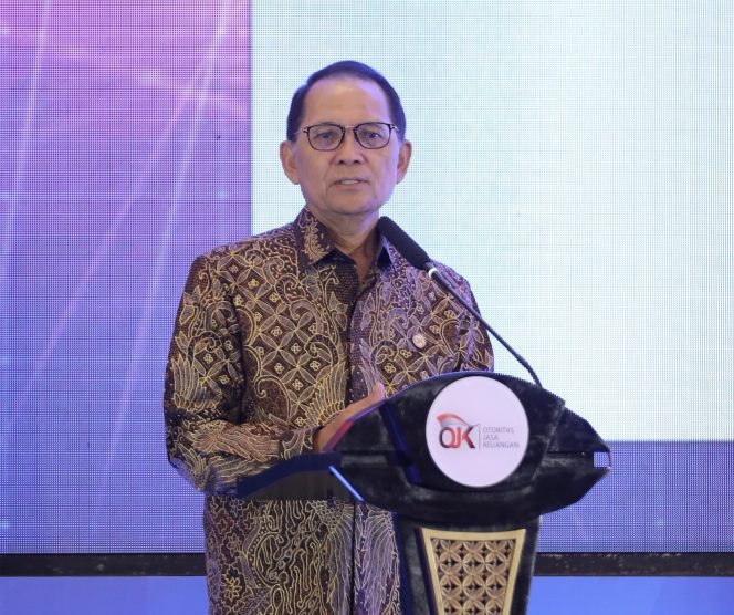 					 Kepala Eksekutif Pengawas Perasuransian, Penjaminan, danDana Pensiun OJK Ogi Prastomiyono dalam sambutannya pada kegiatanPeluncuran Implementasi QR Code Surat Tanda Terdaftar (STTD) Pialang Asuransi dan Pialang Reasuransi di Jakarta (dok.)