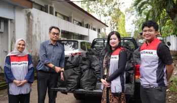 Pertamina Patra Niaga Regional Sulawesi Bagikan Paket Sembako di Momen May Day 2026 (dok.)