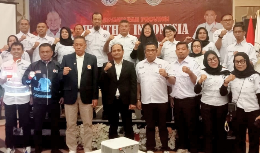 Pengurus Muaythai Indonesia Provinsi Sulawesi Selatan berfoto bersama usai pelaksanaan Musyawarah Provinsi (Musprov) di Hotel Khas, Makassar, Sabtu (2/5/2026). Foto : Ist