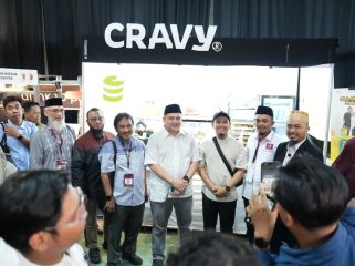 Wali Kota Makassar, Munafri Arifuddin, mengunjungi gelaran 15th Muslim Life Fair. Ist