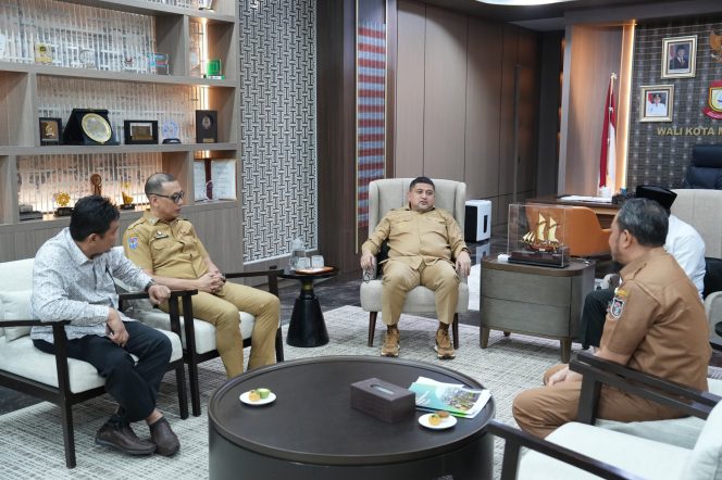 					Wali Kota Makassar, Appi bersama Sekda Kota Makassar. Ist