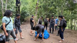 Polisi Membongkar Arena Judi Sabung Ayam di Dusun Karumassing, Desa Palangka, Kecamatan Sinjai Selatan. [Foto: Ist]