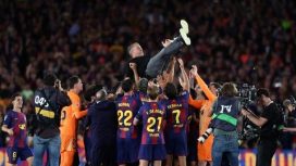 Barcelona memastikan gelar juara Liga Spanyol 2025/2026 usai membantai Real Madrid 2-0. (AFP/Josep Lago)