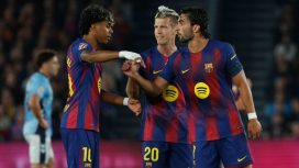 Pemain Barcelona, Lamine Yamal, Dani Olmo, dan Ferran Torres, dalam pertandingan La Liga melawan Celta Vigo, Kamis (23/4/2026) dini hari WIB. (c) AP Photo/Joan Monfort