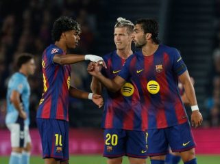 Pemain Barcelona, Lamine Yamal, Dani Olmo, dan Ferran Torres, dalam pertandingan La Liga melawan Celta Vigo, Kamis (23/4/2026) dini hari WIB. (c) AP Photo/Joan Monfort