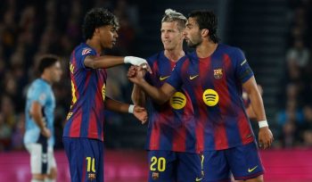 Pemain Barcelona, Lamine Yamal, Dani Olmo, dan Ferran Torres, dalam pertandingan La Liga melawan Celta Vigo, Kamis (23/4/2026) dini hari WIB. (c) AP Photo/Joan Monfort